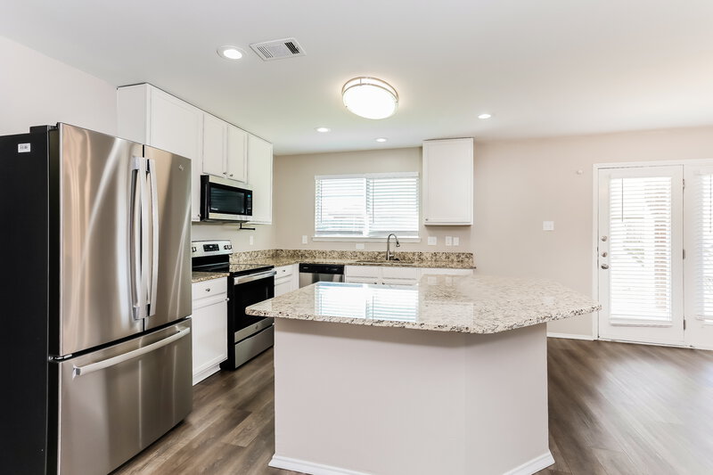 2,125/Mo, 421 Fawn Hill Dr Fort Worth, TX 76134 Kitchen View 2