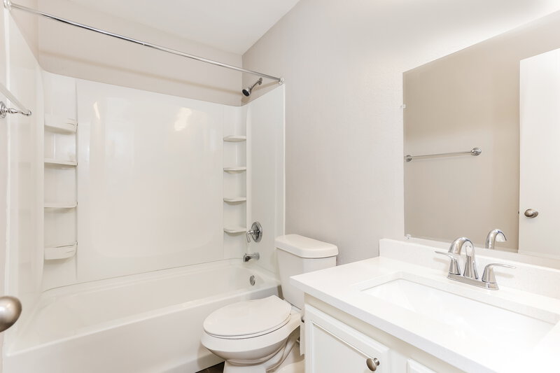 2,125/Mo, 421 Fawn Hill Dr Fort Worth, TX 76134 Bathroom View