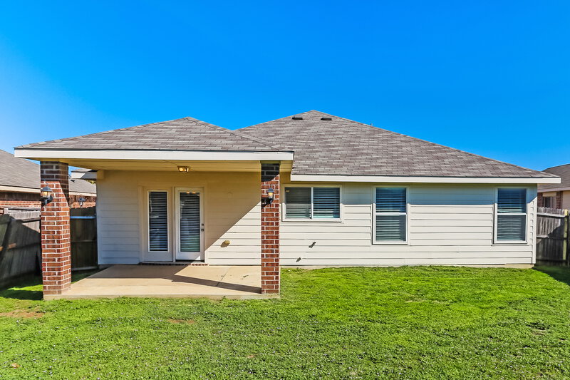 2,125/Mo, 421 Fawn Hill Dr Fort Worth, TX 76134 Rear View