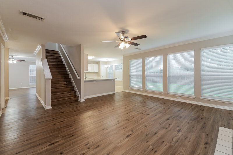 2,410/Mo, 327 Stately Oak Ln Lake Dallas, TX 75065 Living Room View