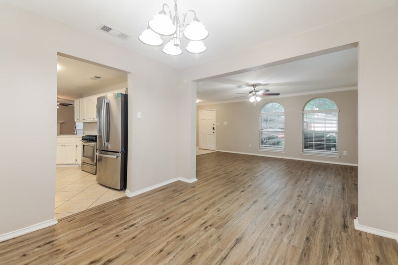 2,410/Mo, 327 Stately Oak Ln Lake Dallas, TX 75065 Dining Room View