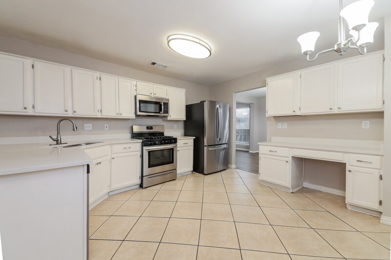 2,410/Mo, 327 Stately Oak Ln Lake Dallas, TX 75065 Kitchen View