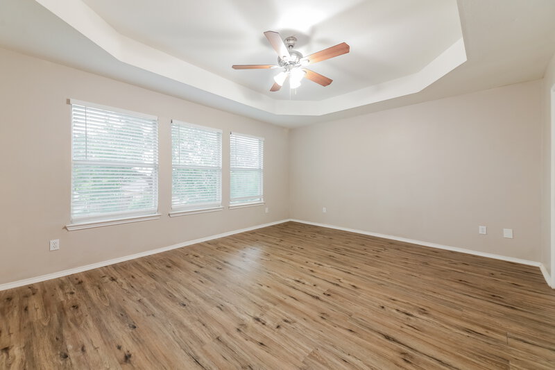 2,410/Mo, 327 Stately Oak Ln Lake Dallas, TX 75065 Main Bedroom View