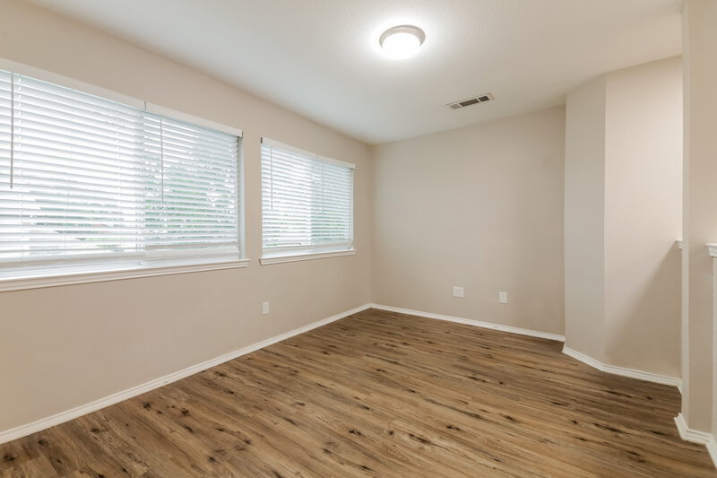 2,410/Mo, 327 Stately Oak Ln Lake Dallas, TX 75065 Bedroom View 3