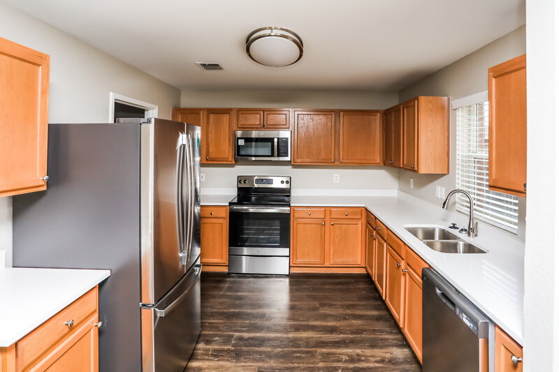 1,930/Mo, 1209 Hawthorne Ct Royse City, TX 75189 Kitchen View 2