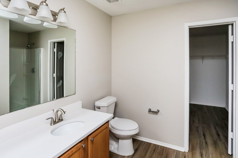 1,930/Mo, 1209 Hawthorne Ct Royse City, TX 75189 Main Bathroom View