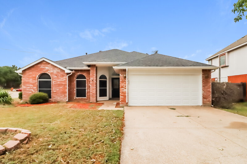 2,450/Mo, 4300 Perrine Pl Grand Prairie, TX 75052 External View