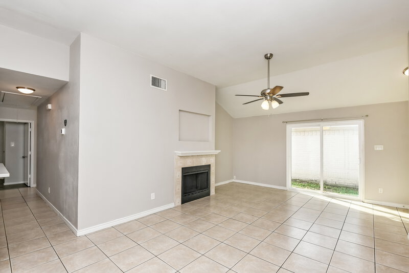 1,730/Mo, 6710 Silver Sage Dr Fort Worth, TX 76137 Living Room View