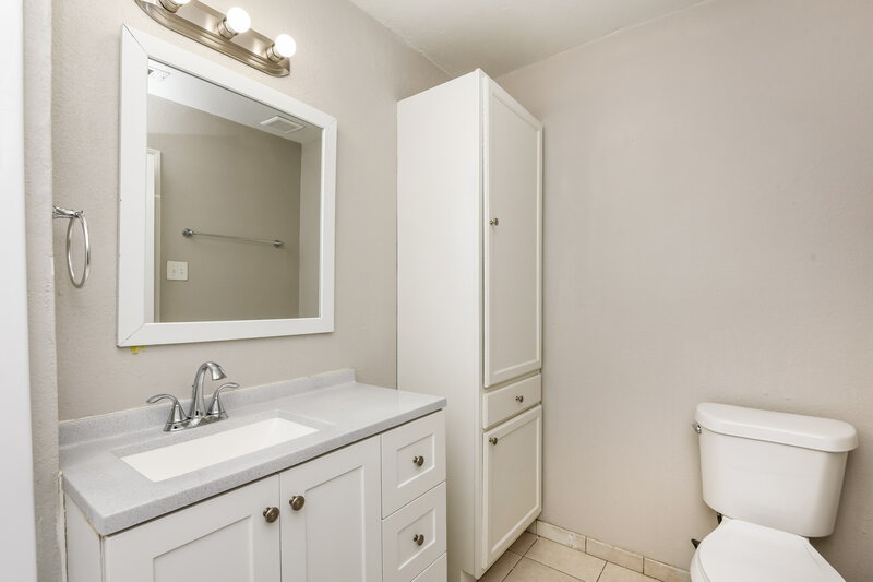 1,730/Mo, 6710 Silver Sage Dr Fort Worth, TX 76137 Bathroom View 2