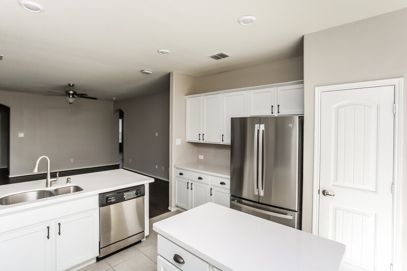 2,095/Mo, 8473 Blue Violet Trl Fort Worth, TX 76123 Kitchen View 2