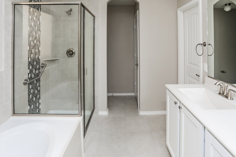 2,095/Mo, 8473 Blue Violet Trl Fort Worth, TX 76123 Main Bathroom View