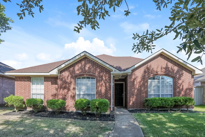 2,355/Mo, 741 Bahama Dr Lancaster, TX 75146 External View