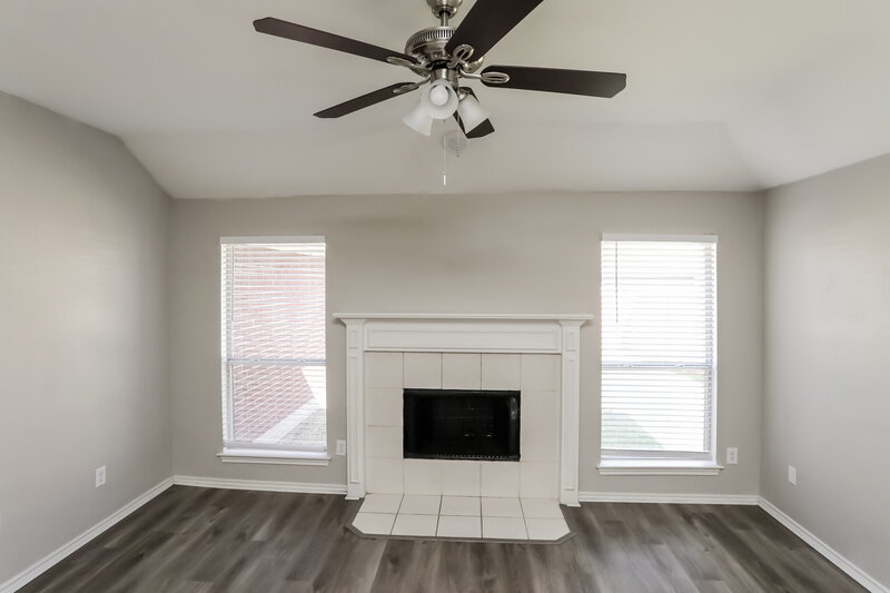2,355/Mo, 741 Bahama Dr Lancaster, TX 75146 Living Room View 2