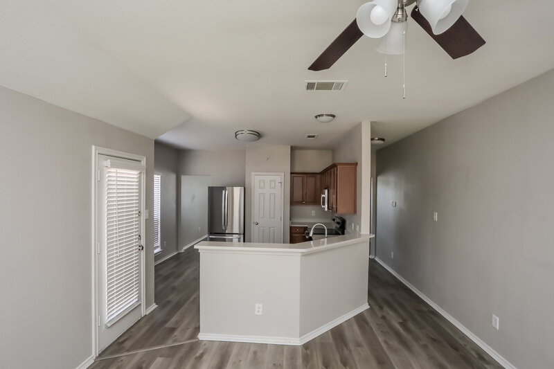 2,355/Mo, 741 Bahama Dr Lancaster, TX 75146 Kitchen View