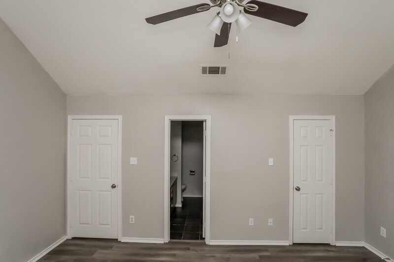 2,355/Mo, 741 Bahama Dr Lancaster, TX 75146 Main Bedroom View