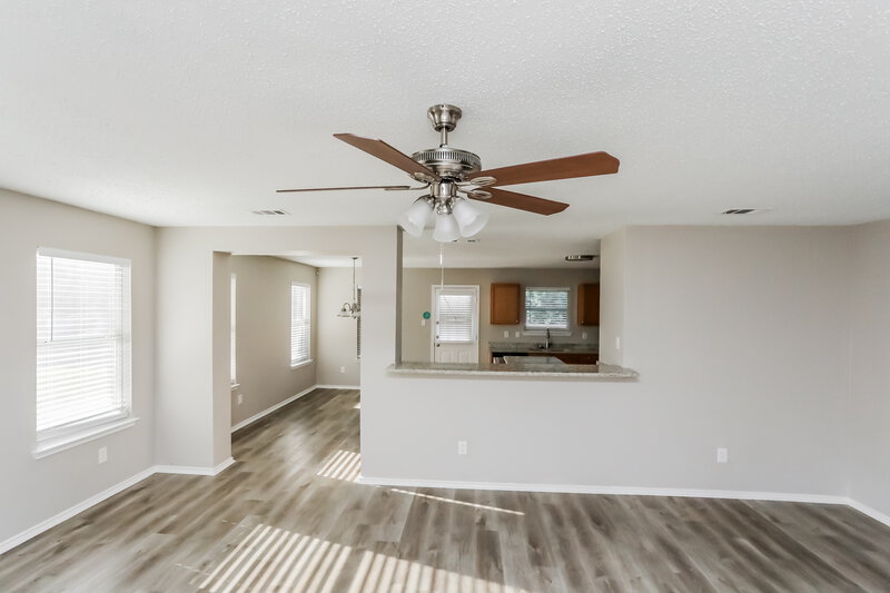 2,390/Mo, 632 Snapdragon Ln Desoto, TX 75115 Living Room View 2