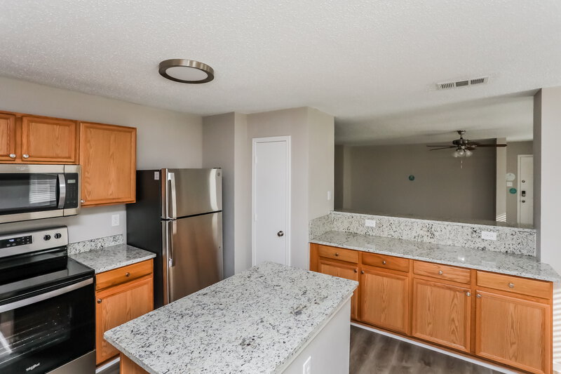 2,390/Mo, 632 Snapdragon Ln Desoto, TX 75115 Kitchen View 3