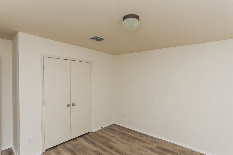 2,180/Mo, 332 Silver Lake Trl Fort Worth, TX 76140 Bedroom View 3