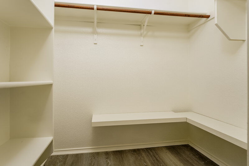 1,905/Mo, 306 Olivia Ln Anna, TX 75409 Walk In Closet View
