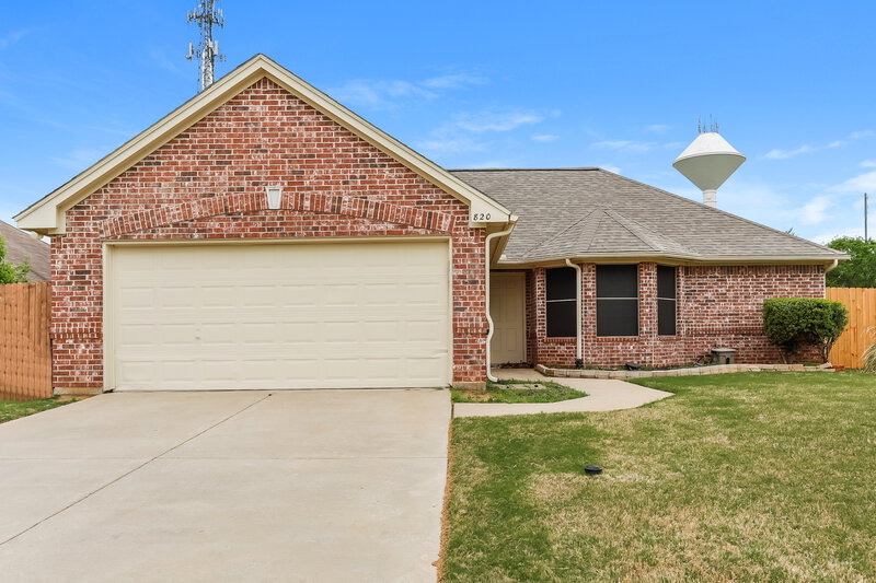 2,195/Mo, 820 Greenview Ct Aubrey, TX 76227 External View