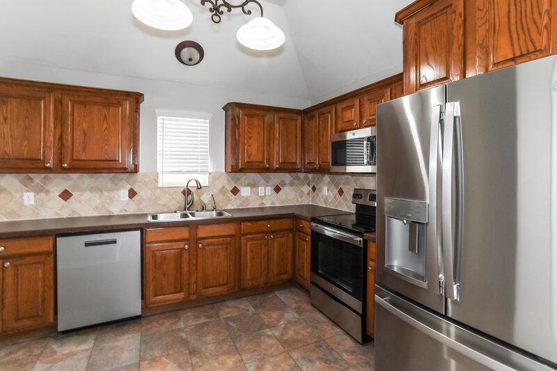 2,195/Mo, 820 Greenview Ct Aubrey, TX 76227 Kitchen View