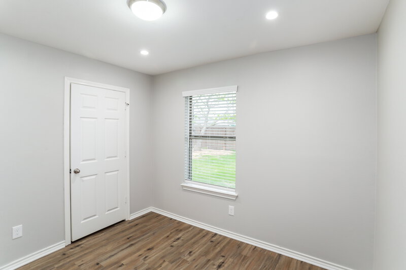 2,195/Mo, 820 Greenview Ct Aubrey, TX 76227 Bedroom View 3