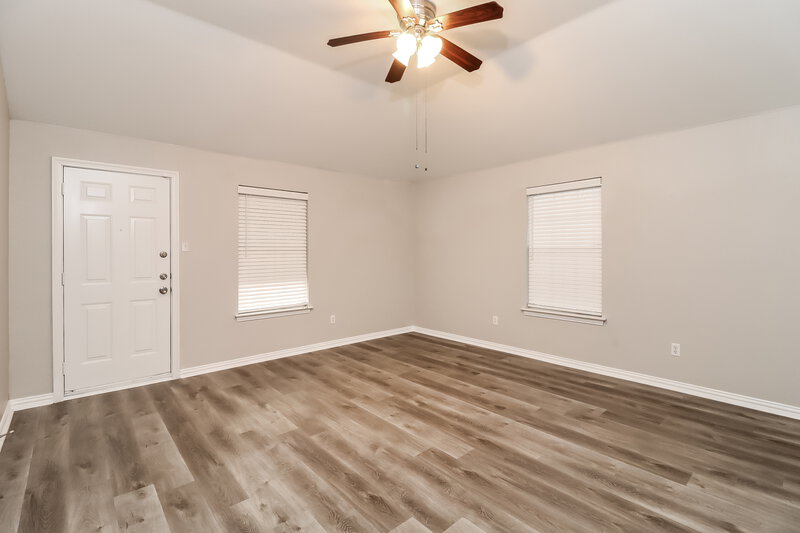2,040/Mo, 8301 Gibbs Dr White Settlement, TX 76108 Main Bedroom View