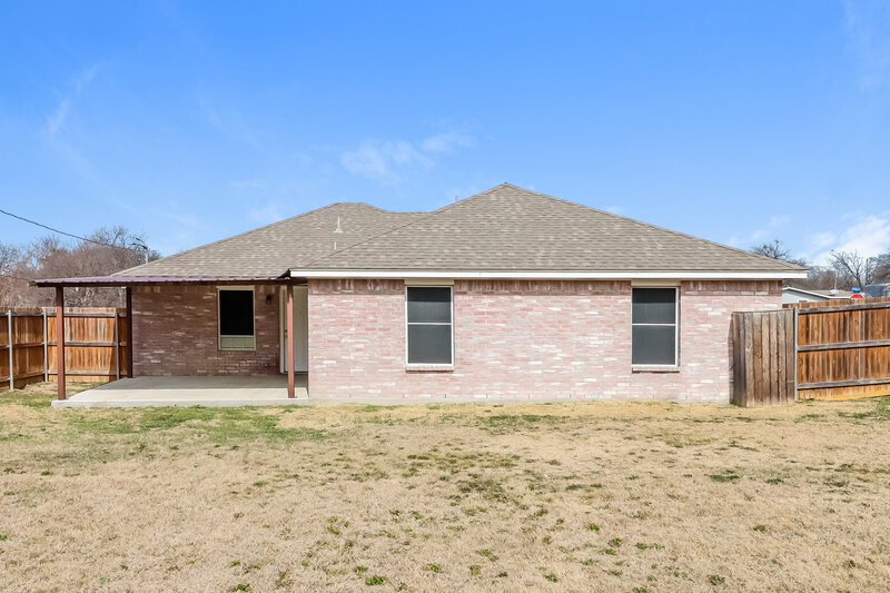 2,040/Mo, 8301 Gibbs Dr White Settlement, TX 76108 Rear View