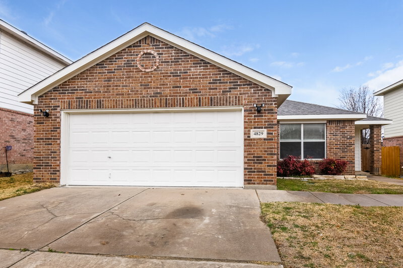 2,395/Mo, 4829 Trail Hollow Dr Fort Worth, TX 76244 External View