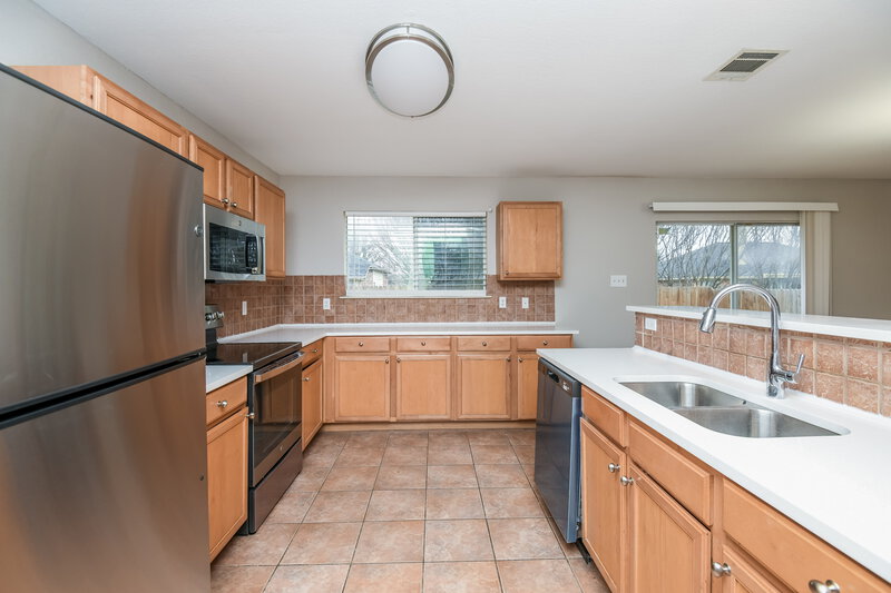2,395/Mo, 4829 Trail Hollow Dr Fort Worth, TX 76244 Kitchen View 2