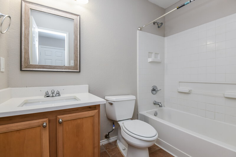2,395/Mo, 4829 Trail Hollow Dr Fort Worth, TX 76244 Bathroom View