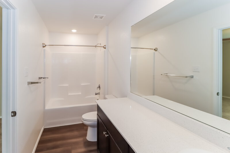 2,075/Mo, 6113 Hornwood Dr Fort Worth, TX 76123 Main Bathroom View