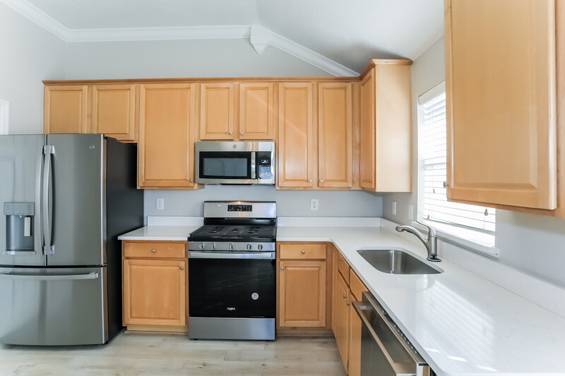 2,250/Mo, 5441 Kingsknowe Pkwy Fort Worth, TX 76135 Kitchen View 2