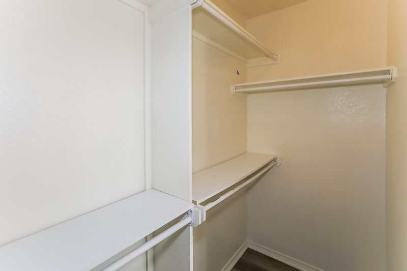 2,250/Mo, 5441 Kingsknowe Pkwy Fort Worth, TX 76135 Walk In Closet View