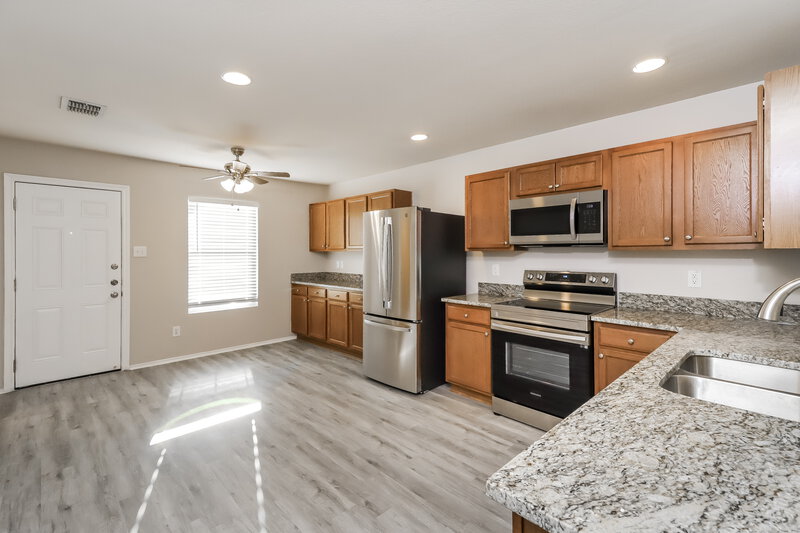 2,250/Mo, 841 Crystal Dr Burleson, TX 76028 Kitchen View
