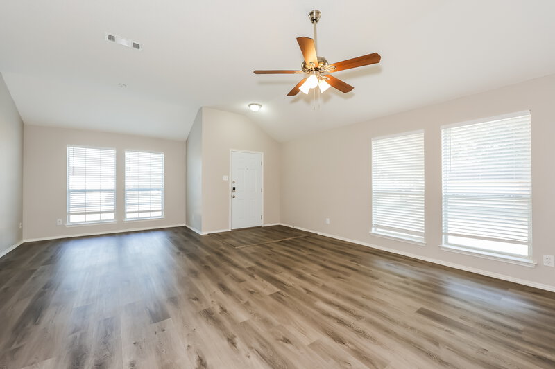 2,070/Mo, 8551 Stetson Dr Fort Worth, TX 76244 Family Room View