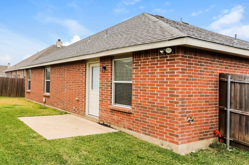 2,120/Mo, 516 Silver Leaf Dr Fate, TX 75087 Rear View