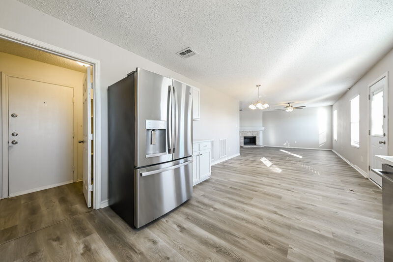 2,800/Mo, 1011 Bannack Dr Arlington, TX 76001 Kitchen View 2