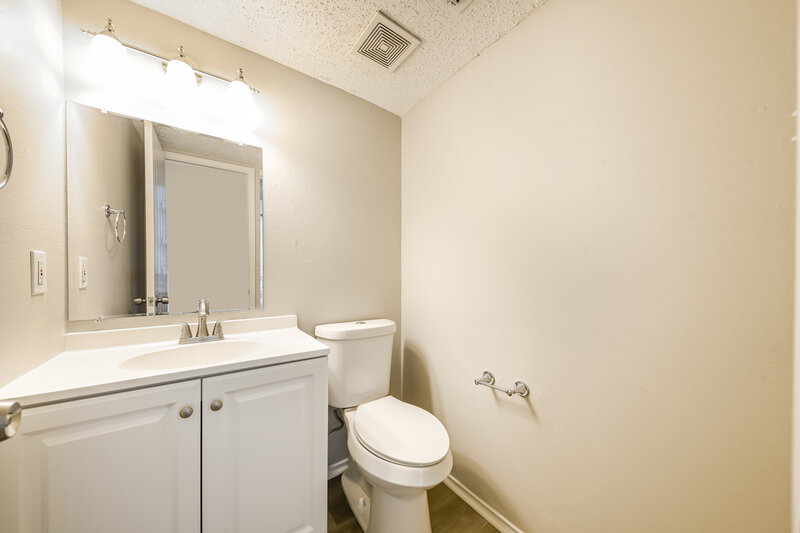 2,800/Mo, 1011 Bannack Dr Arlington, TX 76001 Powder Room View