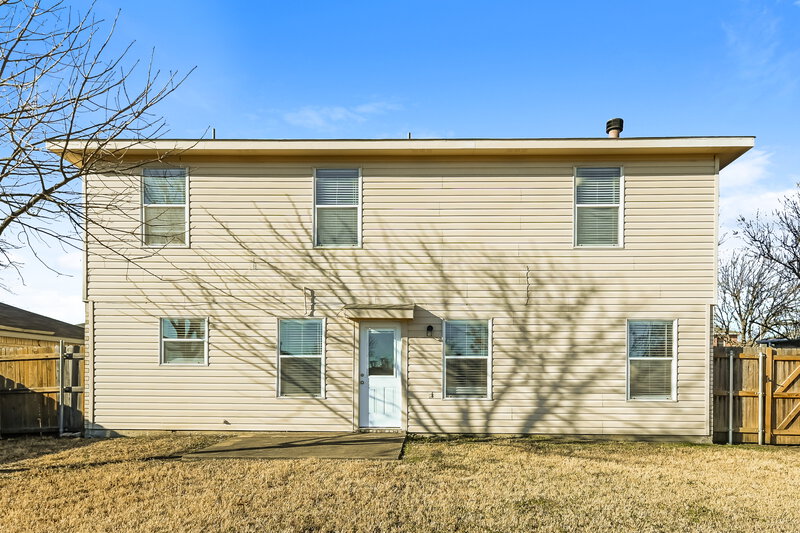 2,800/Mo, 1011 Bannack Dr Arlington, TX 76001 Rear View