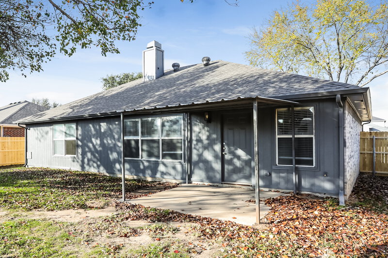 2,410/Mo, 5122 Eastcreek Dr Arlington, TX 76018 Rear View