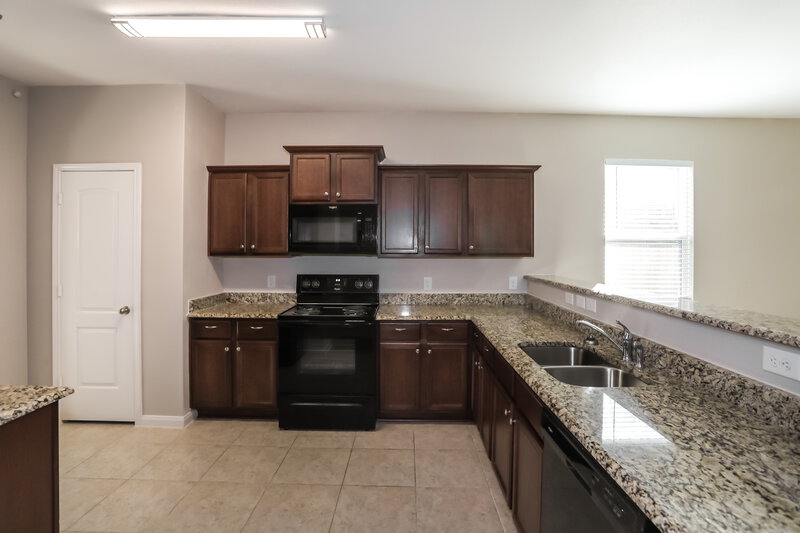 2,040/Mo, 1838 Fairbanks Dr Princeton, TX 75407 Kitchen View