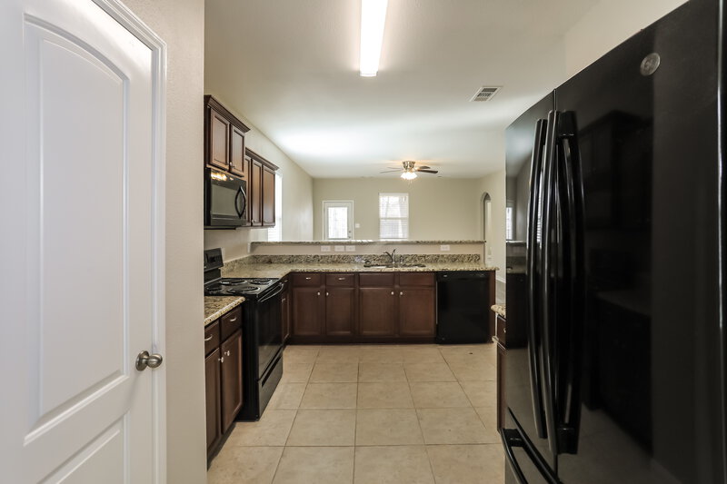 2,040/Mo, 1838 Fairbanks Dr Princeton, TX 75407 Kitchen View 2