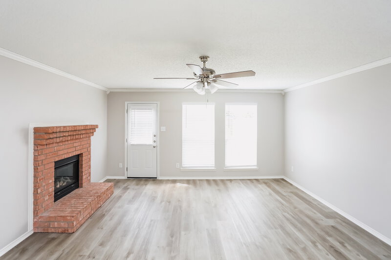 2,395/Mo, 736 Eldorado Dr Desoto, TX 75115 Living Room View 2