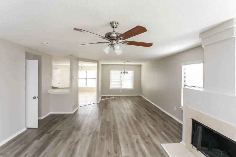 2,850/Mo, 6623 Beryl Dr Arlington, TX 76002 Living Room View