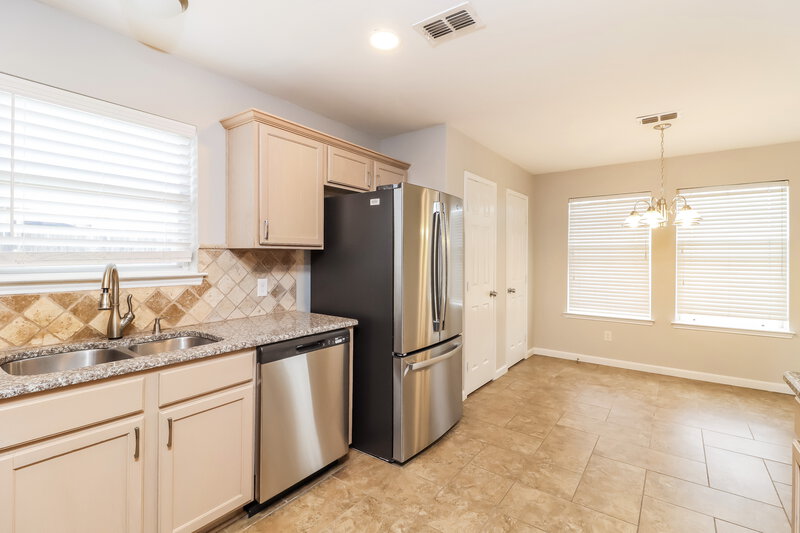 2,715/Mo, 413 Centennial Pl Crowley, TX 76036 Kitchen View
