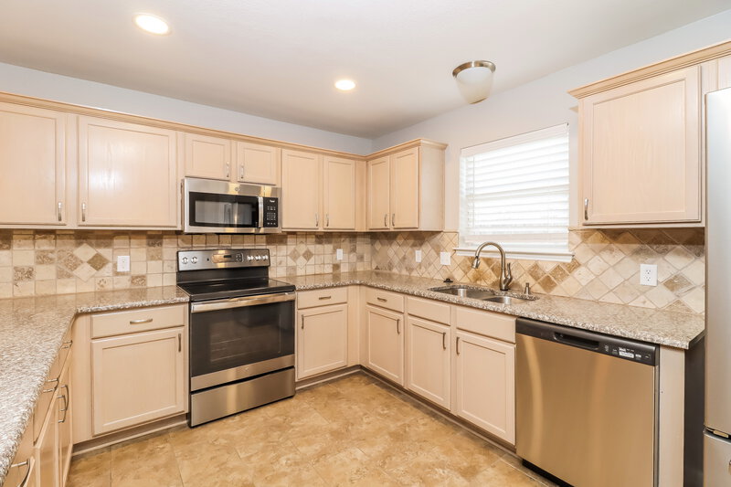 2,715/Mo, 413 Centennial Pl Crowley, TX 76036 Kitchen View 2