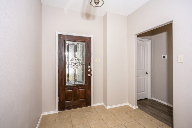 2,355/Mo, 3013 Melrose Dr Seagoville, TX 75159 Foyer View