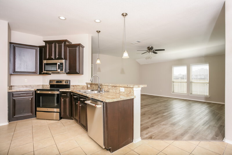 2,355/Mo, 3013 Melrose Dr Seagoville, TX 75159 Kitchen View 2