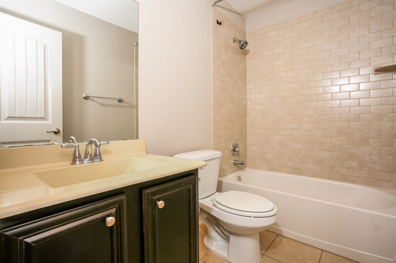 2,355/Mo, 3013 Melrose Dr Seagoville, TX 75159 Bathroom View